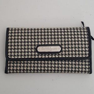 Women's  Beautiful Leather Land Wallet  Black / White